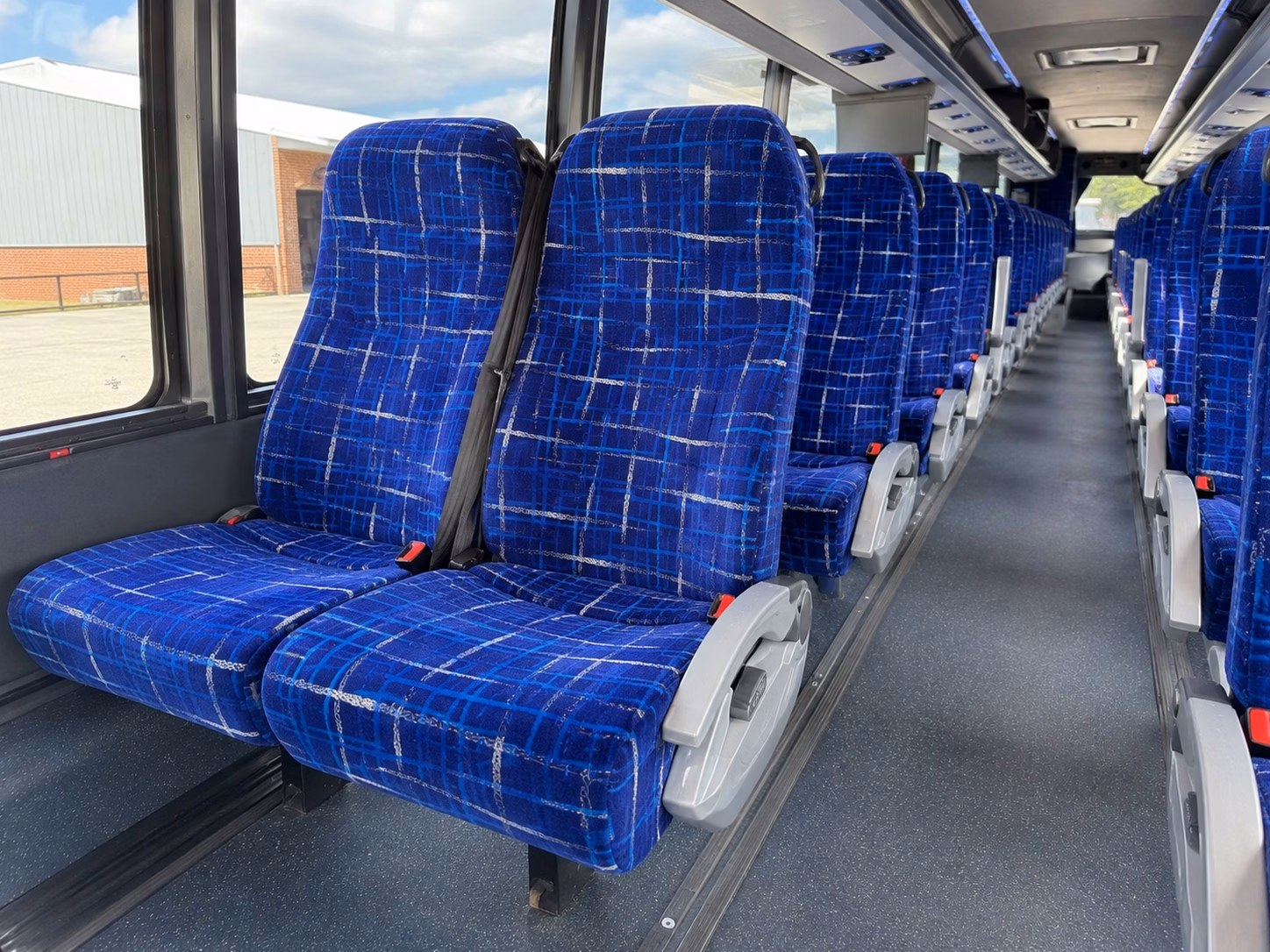 shuttle your wedding guests between deltona venues without the parking headache